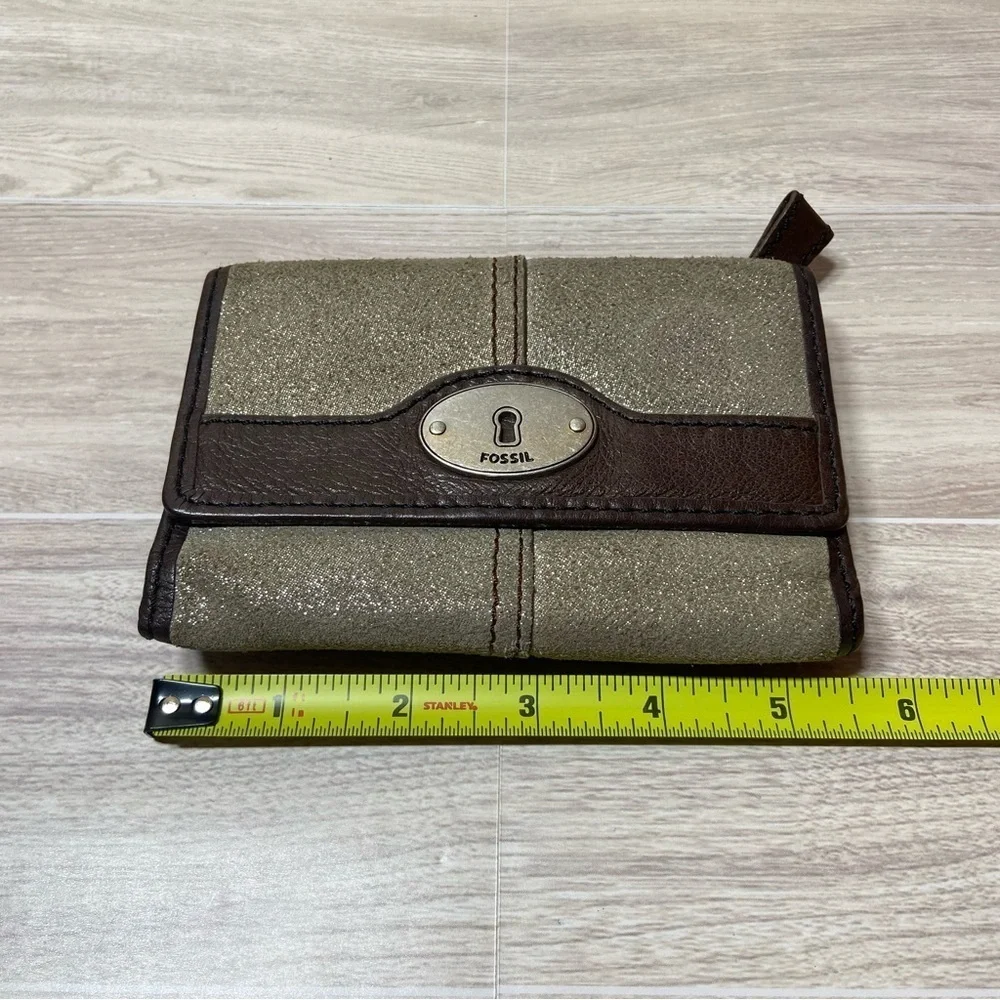 FOSSIL / Ladies Brown Leather and Tan Metallic Tri Fold Wallet